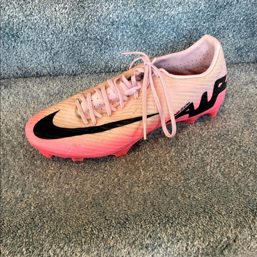 Nike Men's Zoom Mercurial Vapor 15 Academy MG
SIZE:8.5 - Picture 8 of 13